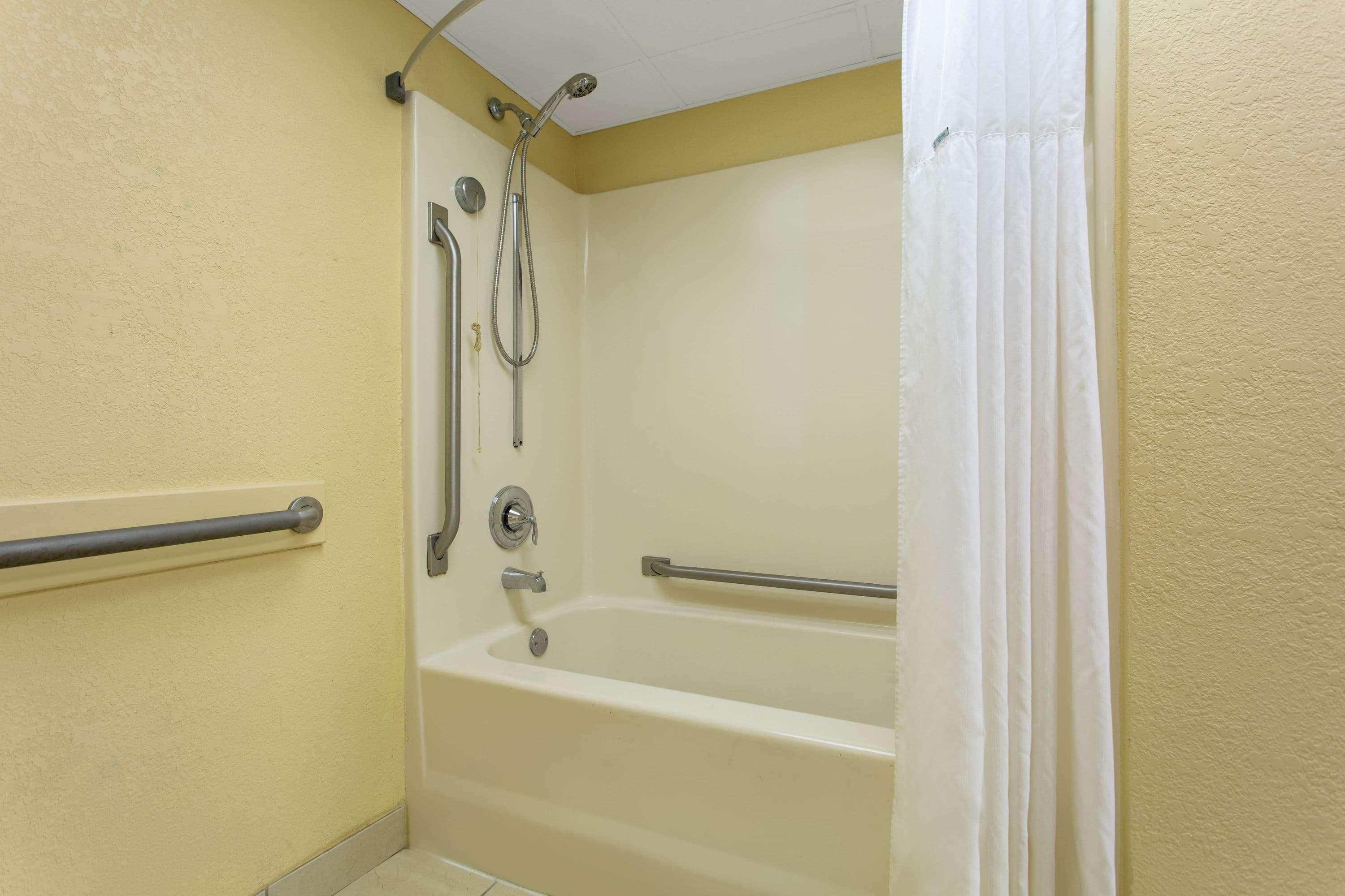 Days Inn By Wyndham Hillsborough Dış mekan fotoğraf