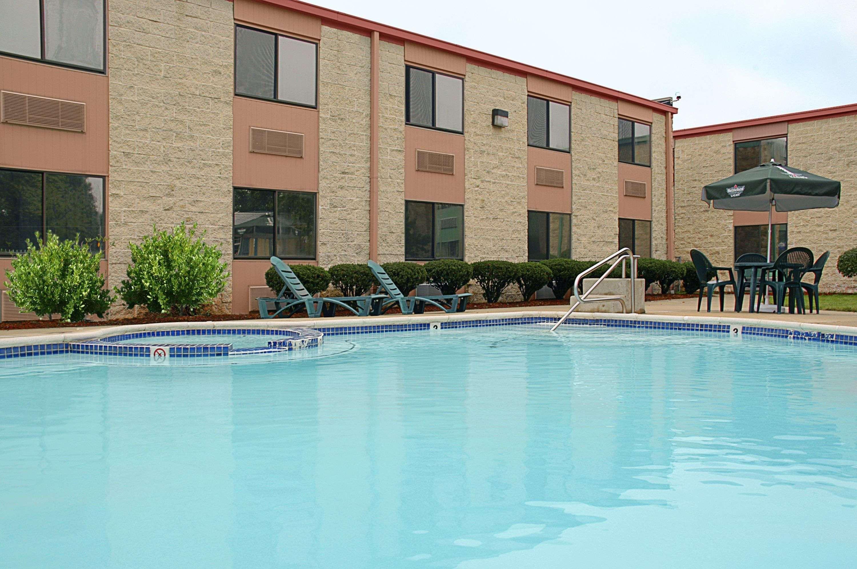 Days Inn By Wyndham Hillsborough Dış mekan fotoğraf