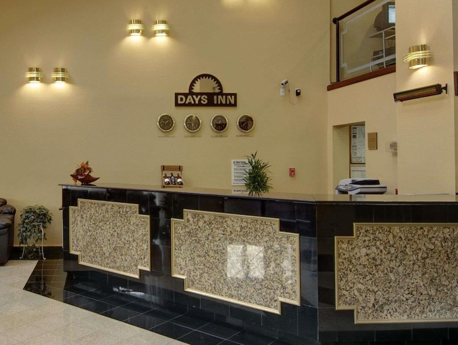 Days Inn By Wyndham Hillsborough Dış mekan fotoğraf