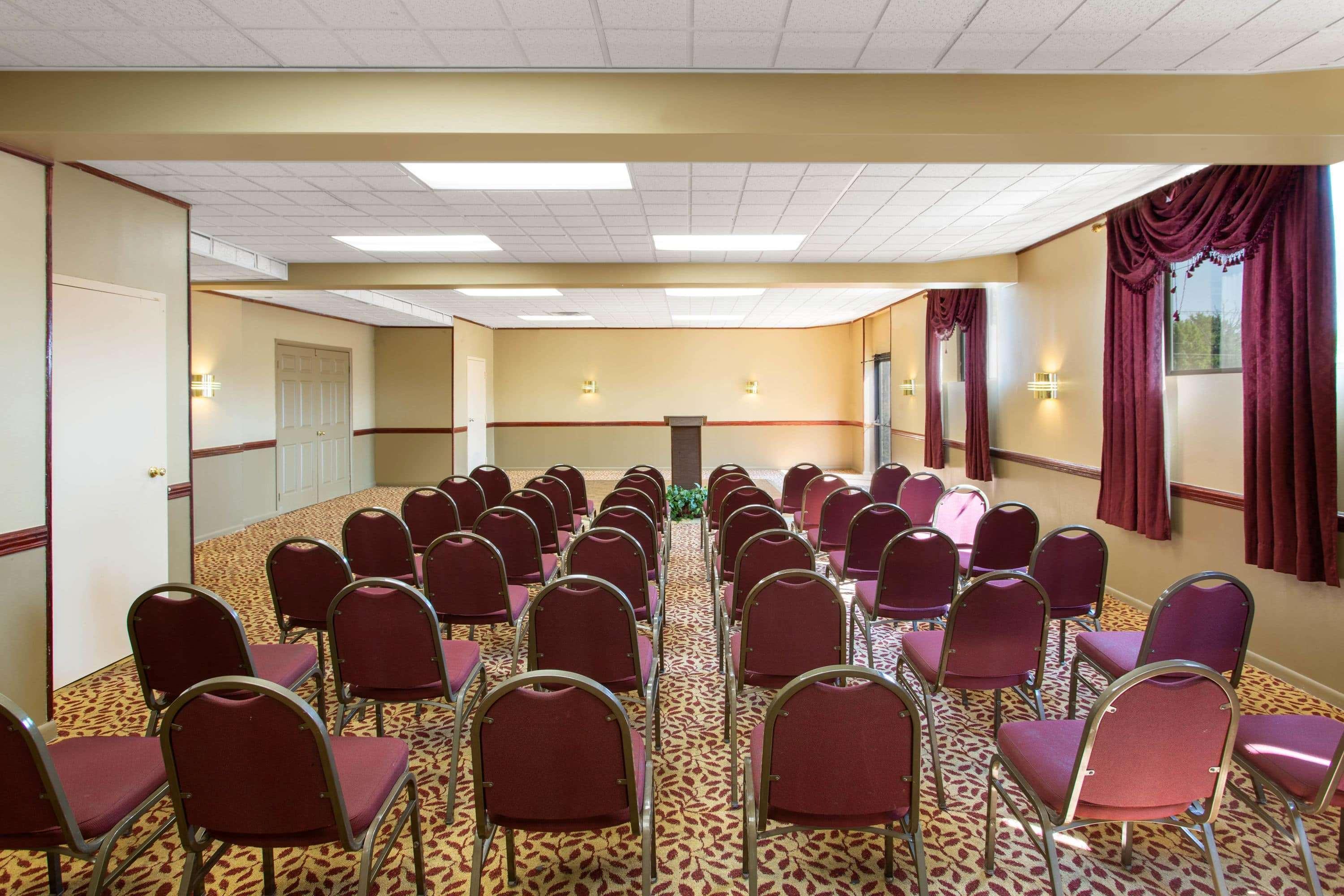 Days Inn By Wyndham Hillsborough Dış mekan fotoğraf