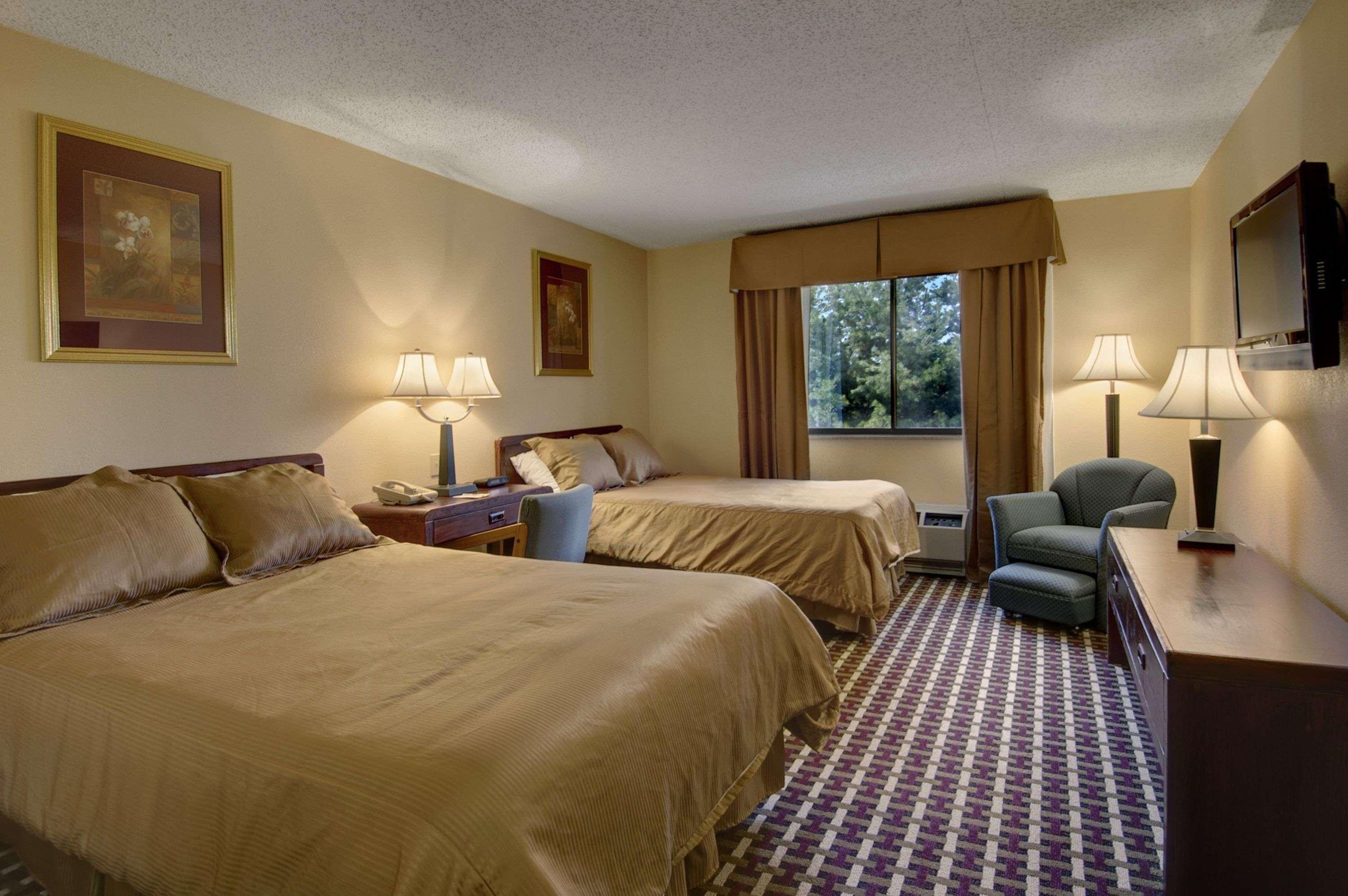 Days Inn By Wyndham Hillsborough Dış mekan fotoğraf